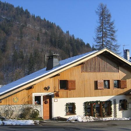 Gite Des Moulins Samoëns Exteriör bild