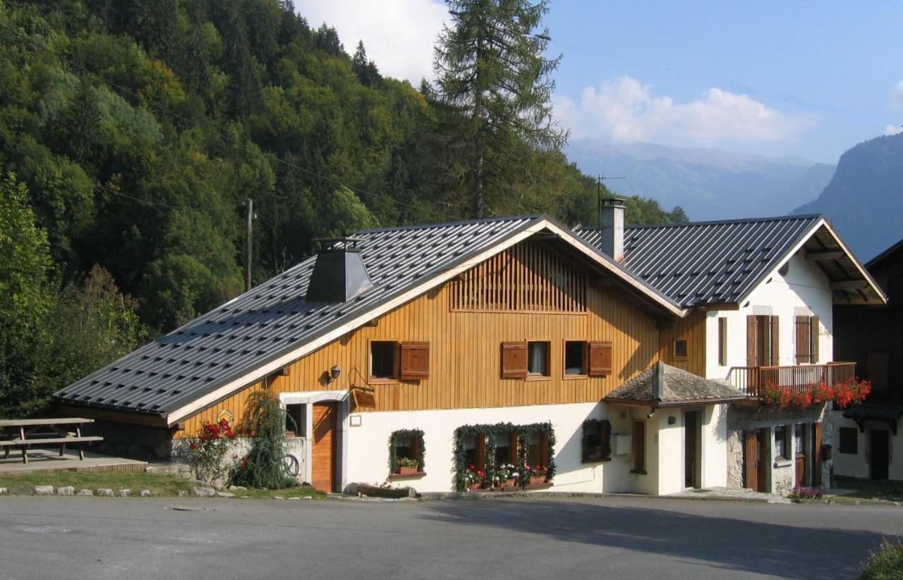 Gite Des Moulins Samoëns Exteriör bild