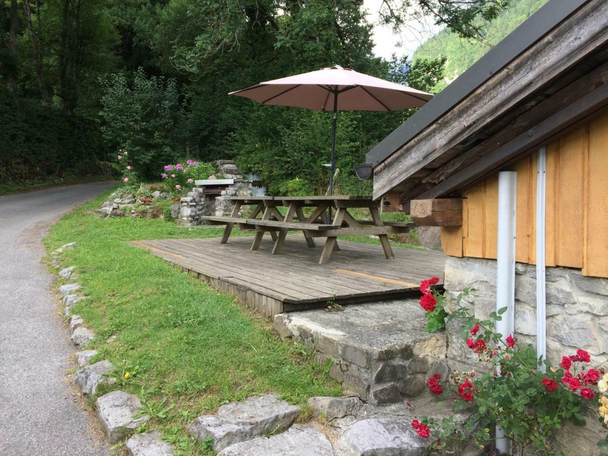 Gite Des Moulins Samoëns Exteriör bild